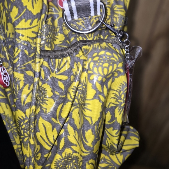 Lou Harvey Vinyl Travel Bag Yellow and Grey  Floral NWOT - Picture 8 of 9
